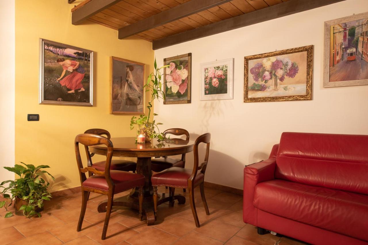 Corte Degli Estensi, Romantica Mansardina Appartamento
