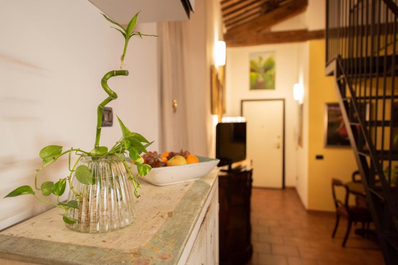 Corte Degli Estensi, Romantica Mansardina Appartamento *